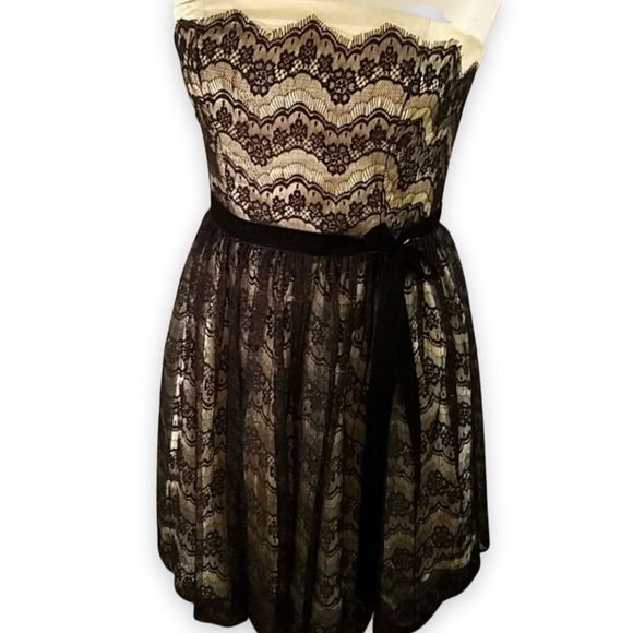 Betsey Johnson Dresses & Skirts - Betsey Johnson black lace overlay dress sz 6